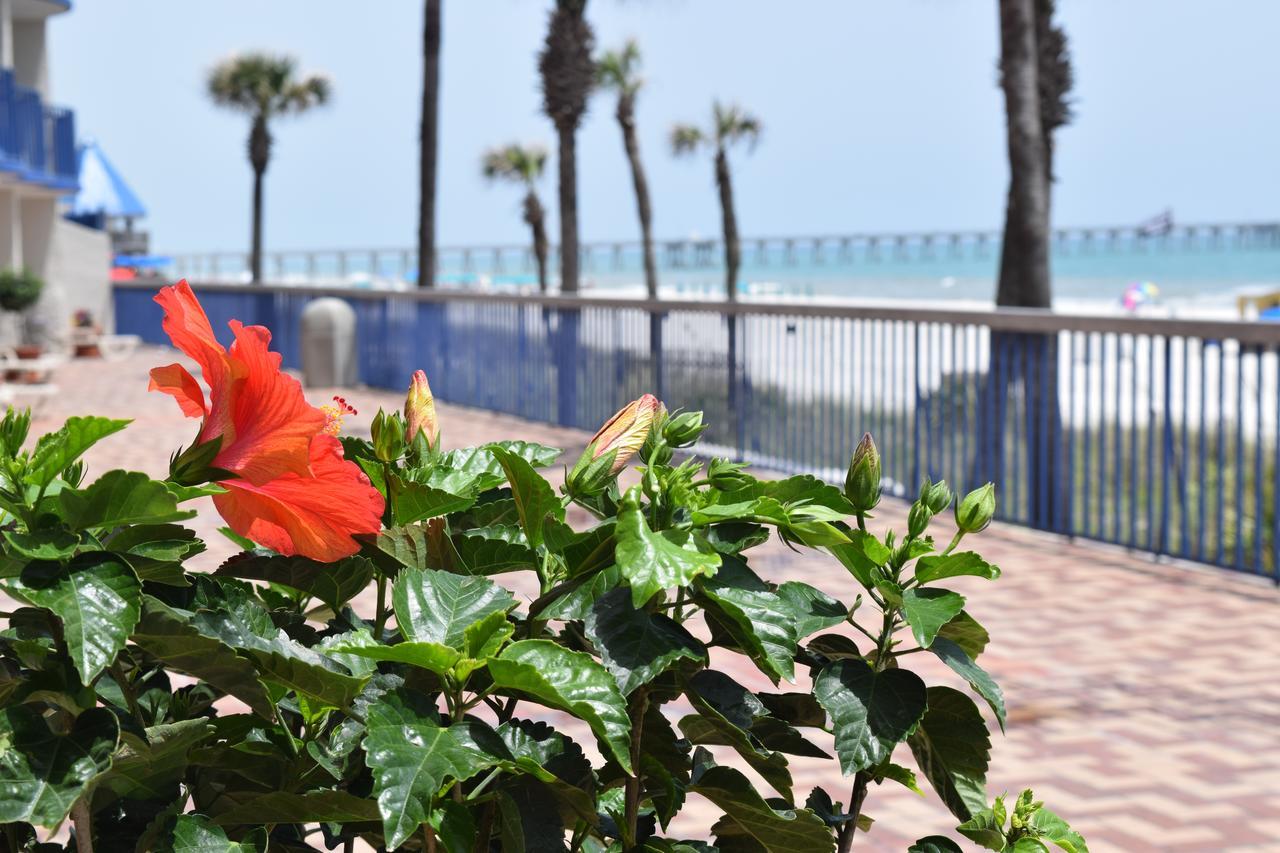 Days Inn By Wyndham Panama City Beach/Ocean Front Exterior foto