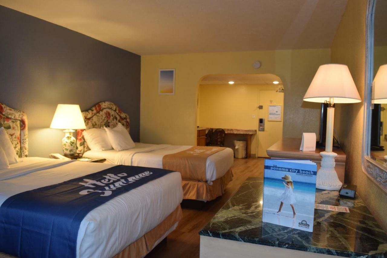 Days Inn By Wyndham Panama City Beach/Ocean Front Exterior foto